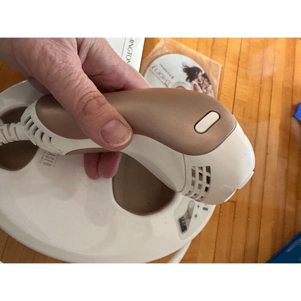 Remington iLight Pro IPL6000 Hair Removal System - Picture 4 of 5